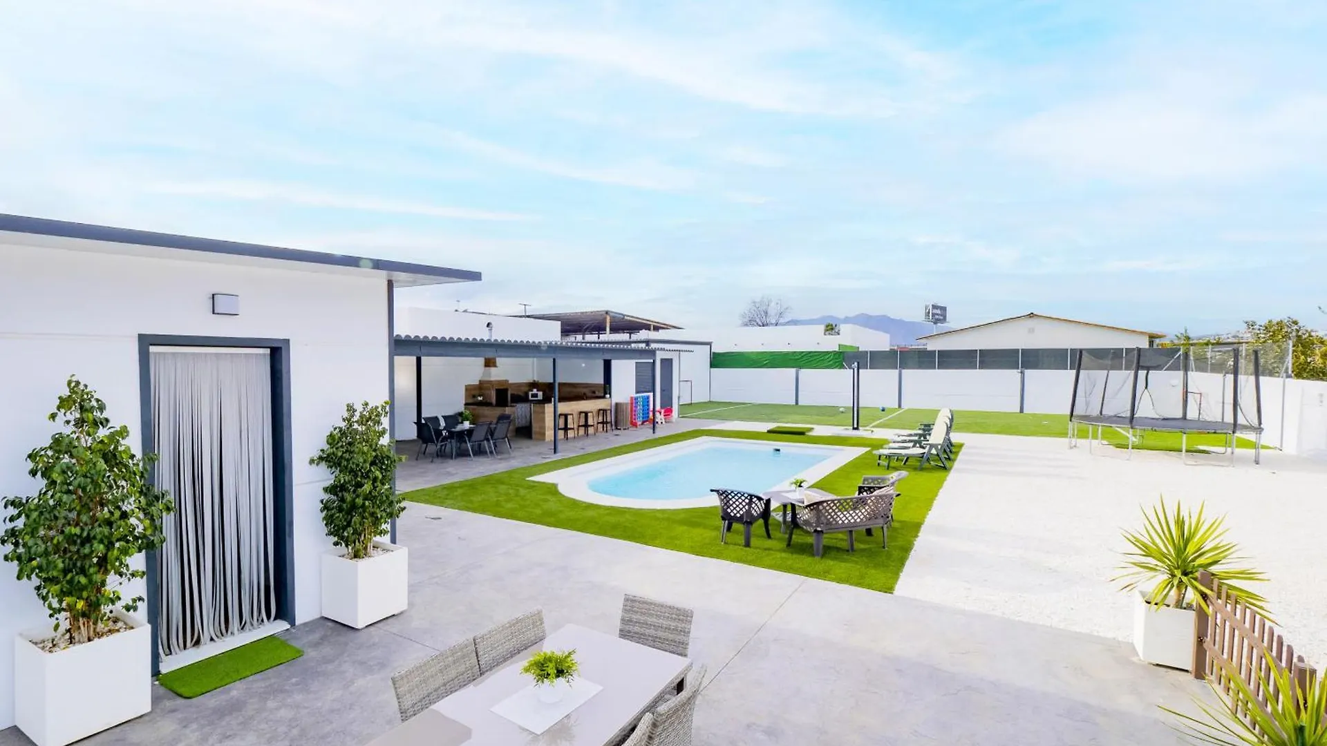 Cubo'S Casa Soles & Football Field Fuengirola