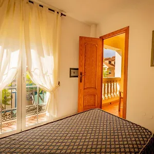 La Morena Bed & Breakfast